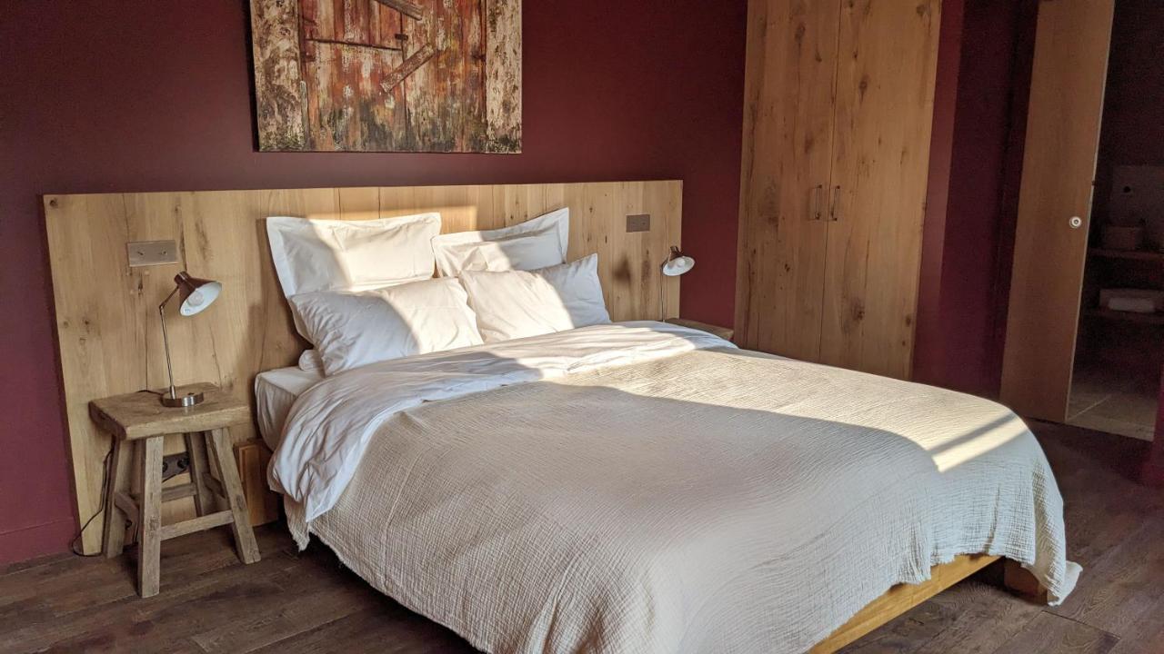 Val Trebbia Hotel Feucherolles ภายนอก รูปภาพ