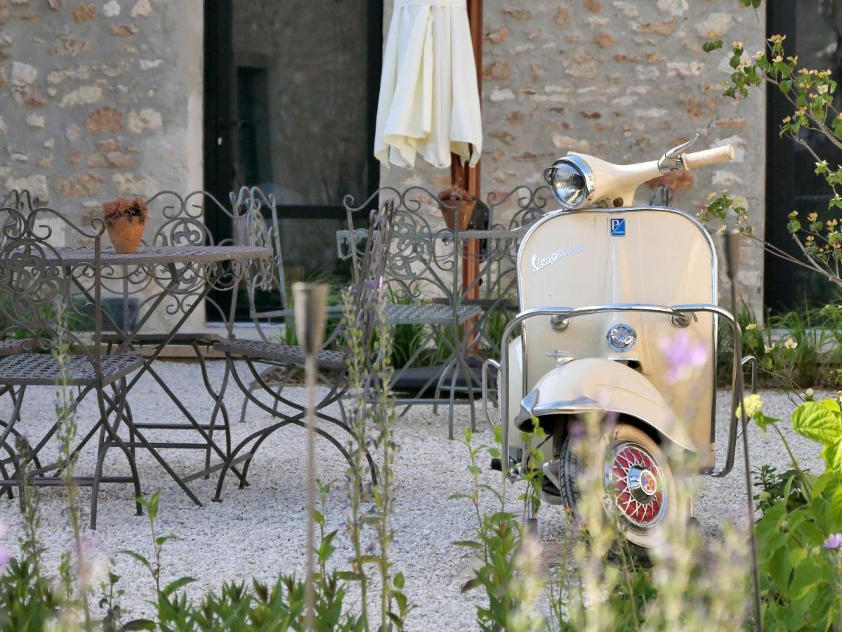 Val Trebbia Hotel Feucherolles ภายนอก รูปภาพ